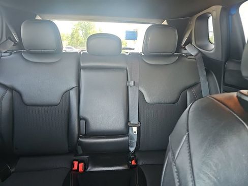 Used 2025 Jeep Compass Trailhawk AWD/4WD image 9