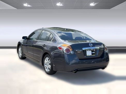 Used 2010 Nissan Altima 2.5 SL w/ SL Pkg FWD image 3