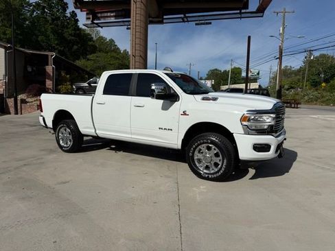 Used 2024 RAM 2500 Laramie AWD/4WD image 2
