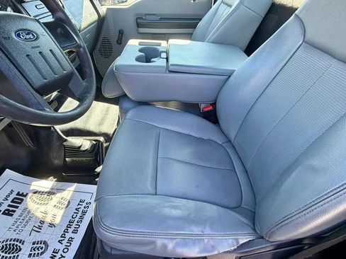 Used 2014 Ford F250 XL w/ Snow Plow Prep Package image 10