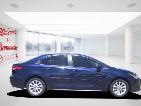 Used 2020 Toyota Corolla LE w/ LE Premium Package FWD image 5