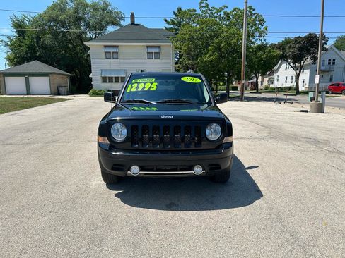 Used 2017 Jeep Patriot High Altitude image 2
