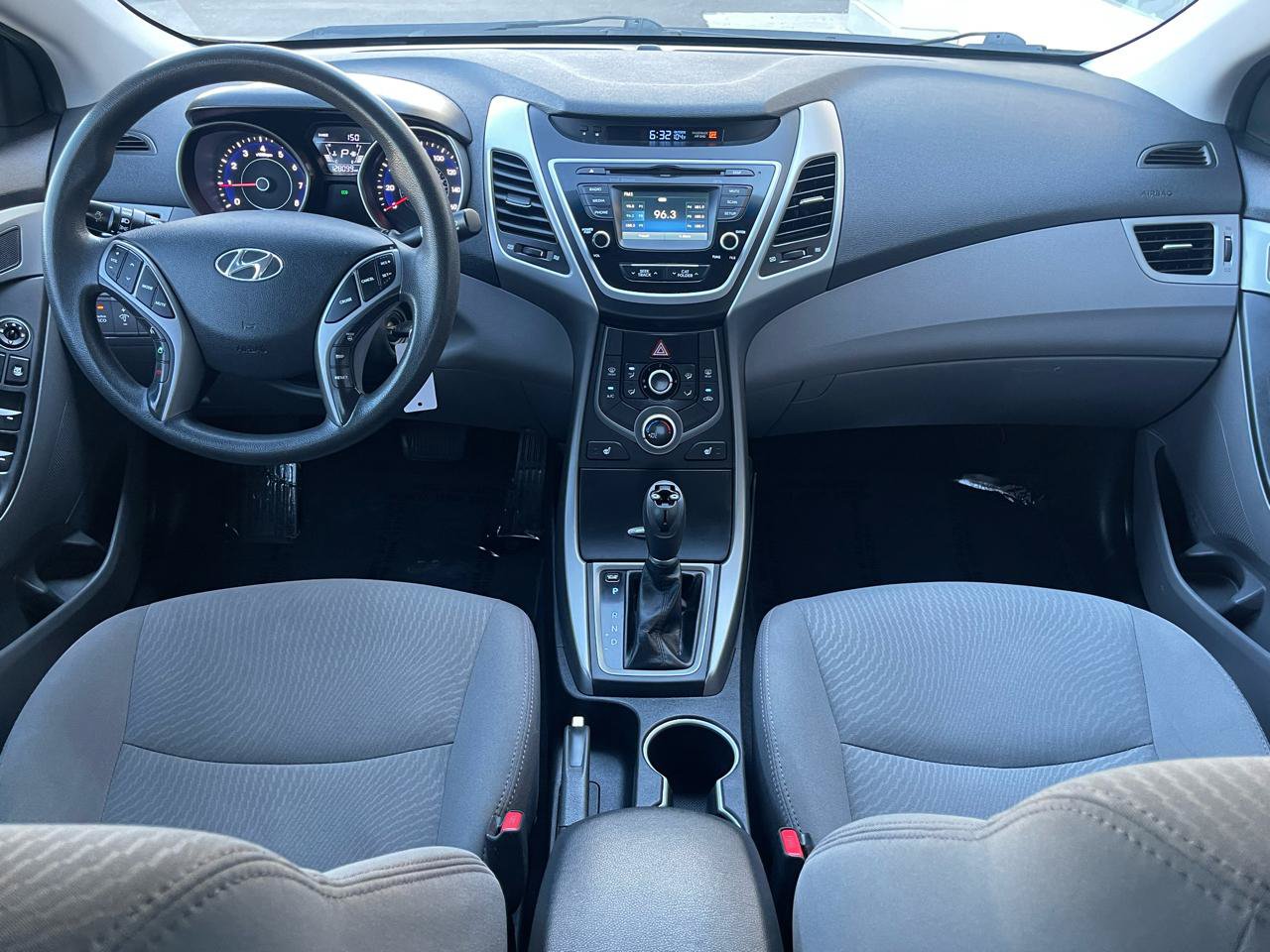 Used 2014 Hyundai Elantra SE w/ Option Group 02 FWD image 10