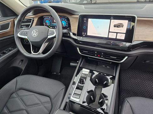 New 2026 Volkswagen Atlas SE image 11