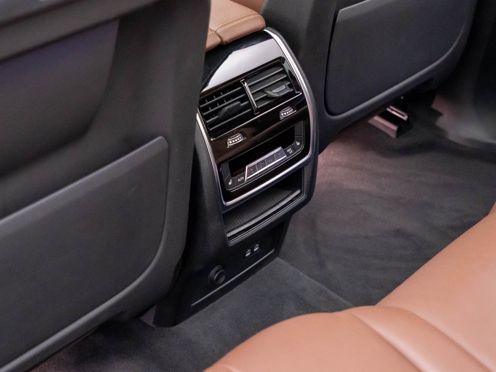 Used 2020 BMW X7 xDrive40i w/ Premium Package AWD/4WD image 20