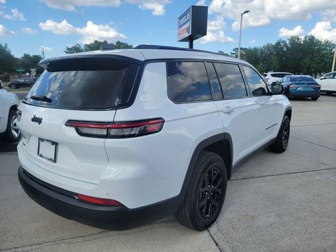 Used 2024 Jeep Grand Cherokee L Laredo image 5