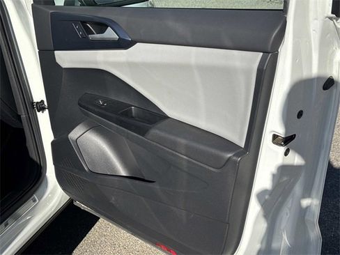 Used 2022 Volkswagen Taos SE image 25