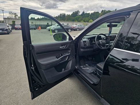 New 2026 Nissan Pathfinder SL w/ SL Premium Package AWD/4WD image 30