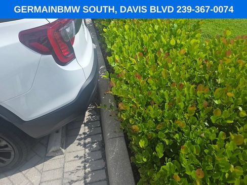 Used 2023 GMC Acadia SLT w/ Elevation Edition FWD image 12
