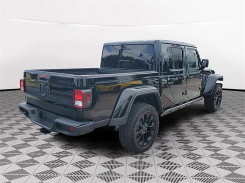 Used 2024 Jeep Gladiator Sport image 6