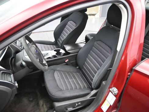 Used 2016 Ford Fusion SE image 11