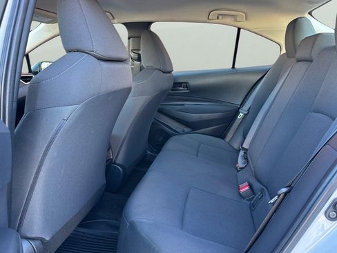 Used 2022 Toyota Corolla LE image 5