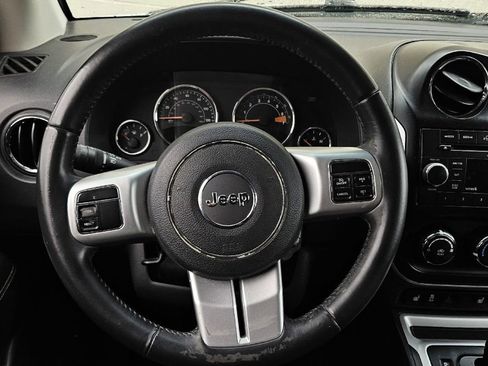 Used 2017 Jeep Compass Latitude image 7