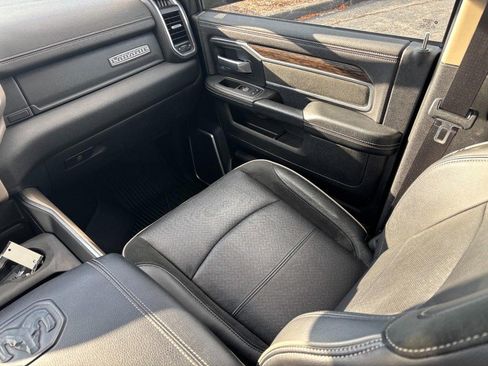 Used 2021 RAM 2500 Laramie w/ Body Color Bumper Group image 13