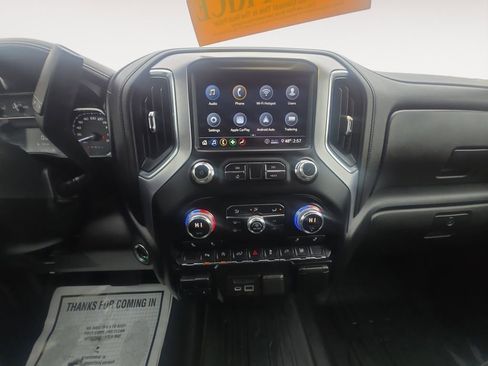 Used 2020 GMC Sierra 1500 SLT w/ Driver Alert Package I AWD/4WD image 11