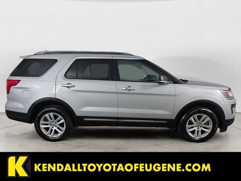 Used 2019 Ford Explorer XLT w/ Equipment Group 201A image 6