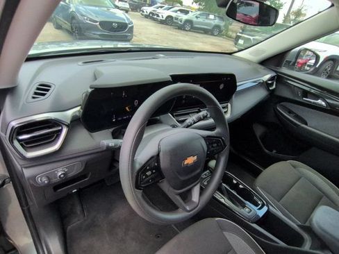 Used 2025 Chevrolet TrailBlazer LT AWD/4WD image 15