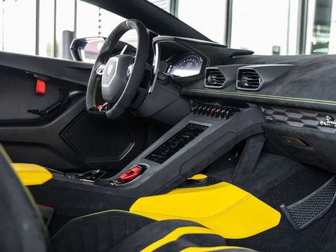 Used 2022 Lamborghini Huracan STO RWD image 24