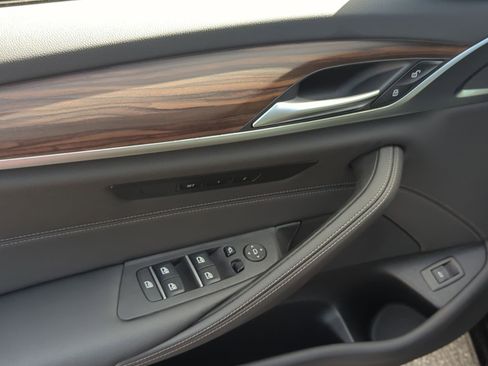 Certified 2022 BMW 530i w/ Convenience Package image 15