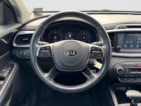 Used 2019 Kia Sorento LX w/ LX Convenience Package image 14