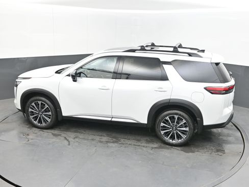 New 2026 Nissan Pathfinder Platinum FWD image 36