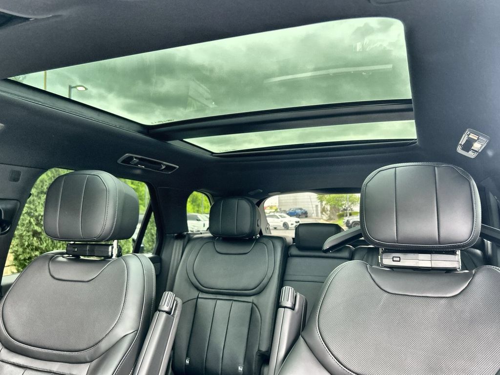 New 2026 Land Rover Range Rover Sport Dynamic SE AWD/4WD image 19