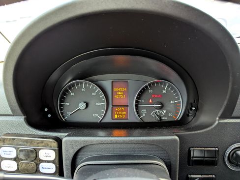 Used 2017 Mercedes-Benz Sprinter 2500 image 17