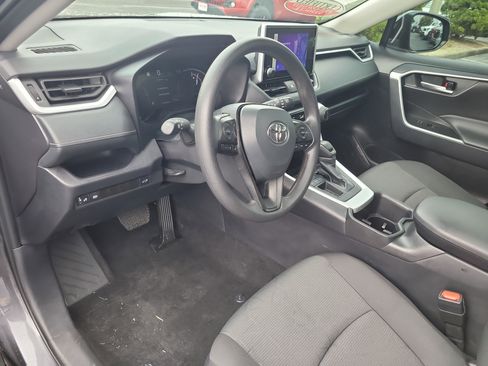 Certified 2025 Toyota RAV4 XLE image 20