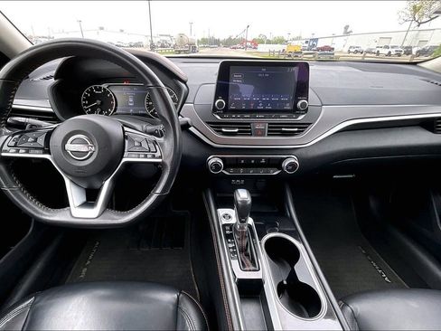 Used 2024 Nissan Altima 2.5 SR FWD image 13