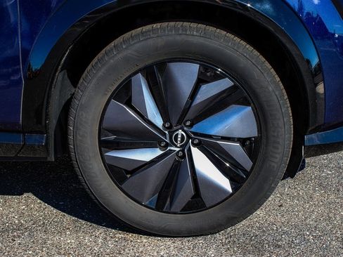 Used 2023 Nissan Ariya AWD image 7