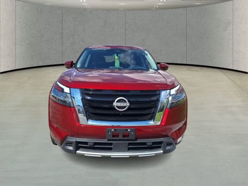 Used 2023 Nissan Pathfinder Platinum w/ Cargo Package AWD/4WD image 8