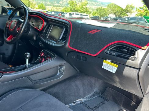 Used 2016 Dodge Challenger R/T Scat Pack w/ Leather Interior Group RWD image 8