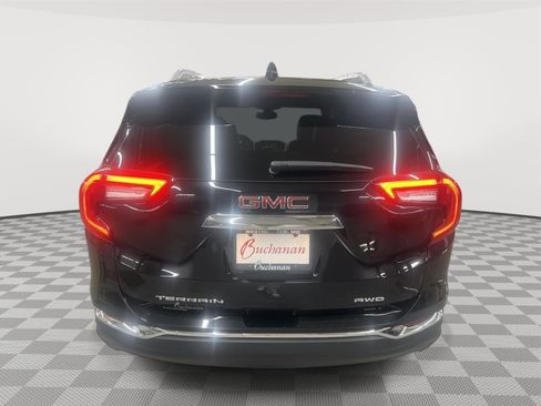 Used 2024 GMC Terrain SLT image 5