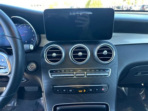 Certified 2022 Mercedes-Benz GLC 300 image 30