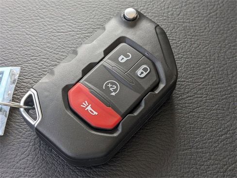 New 2025 Jeep Gladiator Sport image 28