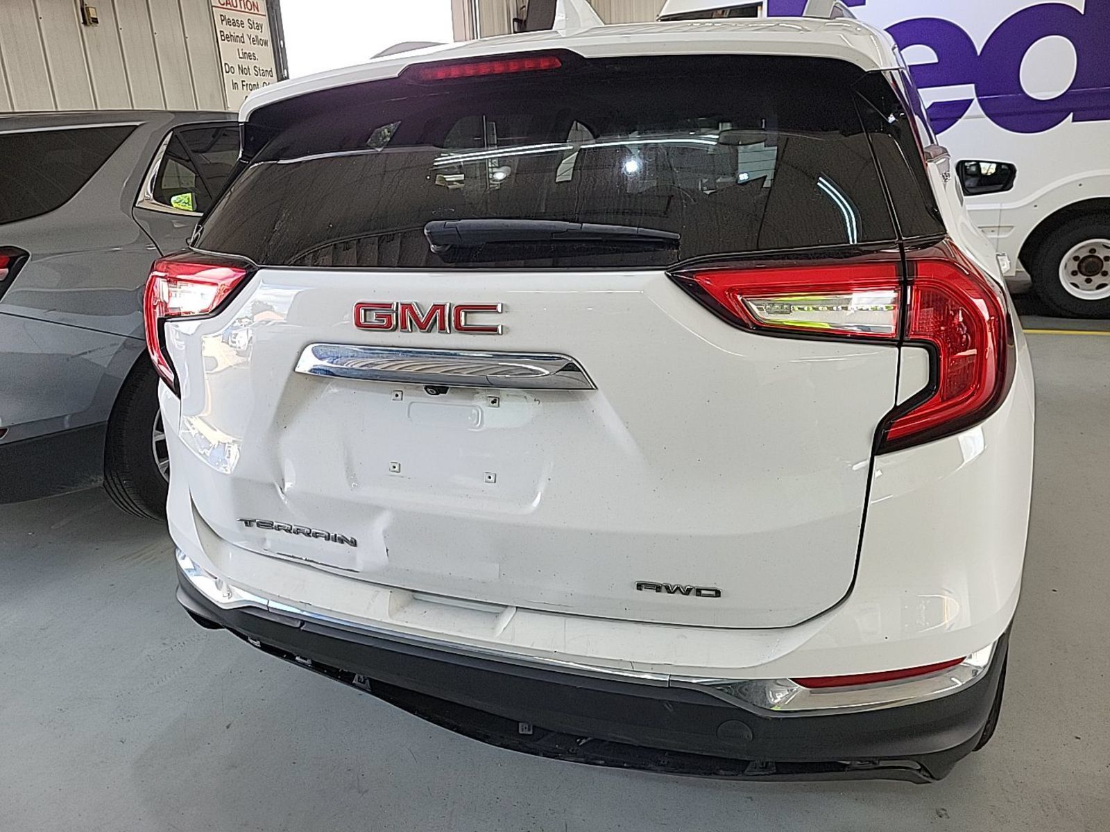 Used 2023 GMC Terrain SLT AWD/4WD image 6