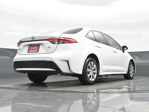 Used 2022 Toyota Corolla LE FWD image 29