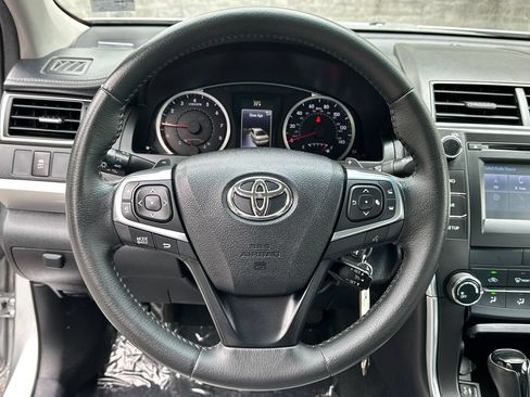 Used 2017 Toyota Camry SE FWD image 10