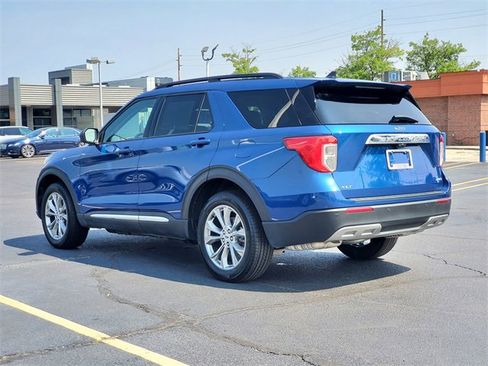 Certified 2023 Ford Explorer XLT w/ Equipment Group 202A image 3
