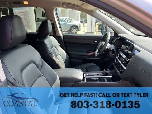 Used 2025 Nissan Pathfinder SL image 27