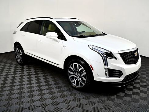 Used 2021 Cadillac XT5 Sportv w/ Platinum Package image 6