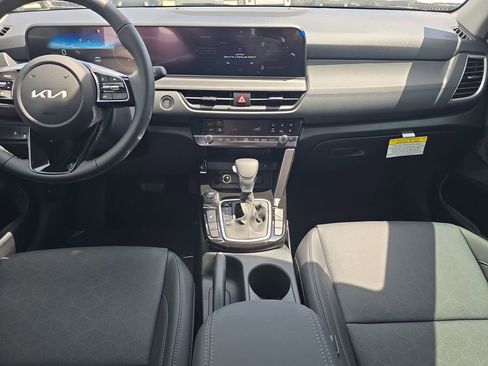 New 2026 Kia Seltos EX FWD image 14