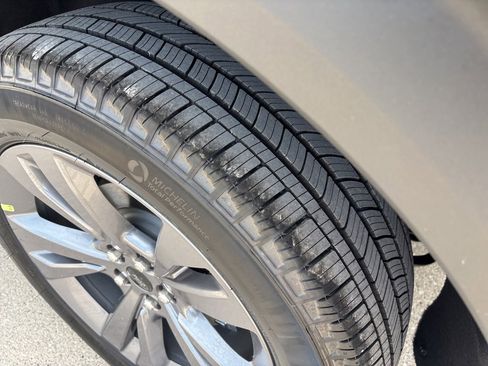 New 2025 Ford Explorer Active w/ Active Comfort Package image 8