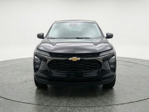 Used 2025 Chevrolet TrailBlazer LT FWD image 2