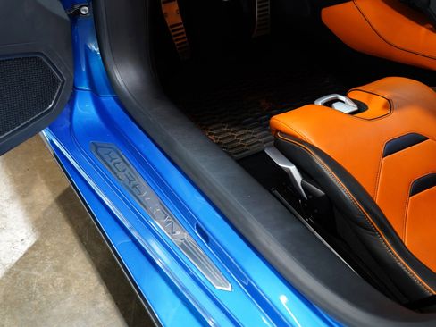 Used 2020 Lamborghini Huracan EVO RWD image 43