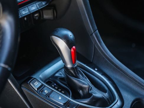 Used 2019 Hyundai Veloster 2.0 Premium image 21