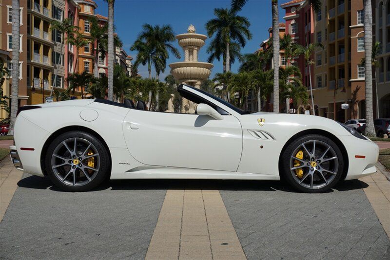 Used 2014 Ferrari California RWD image 27