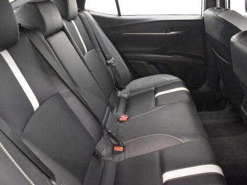 Used 2025 Toyota Camry SE FWD image 17