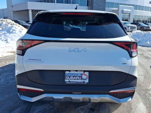 Used 2023 Kia Sportage LX image 5