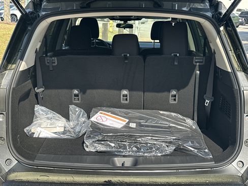 New 2026 Nissan Pathfinder SV FWD image 18